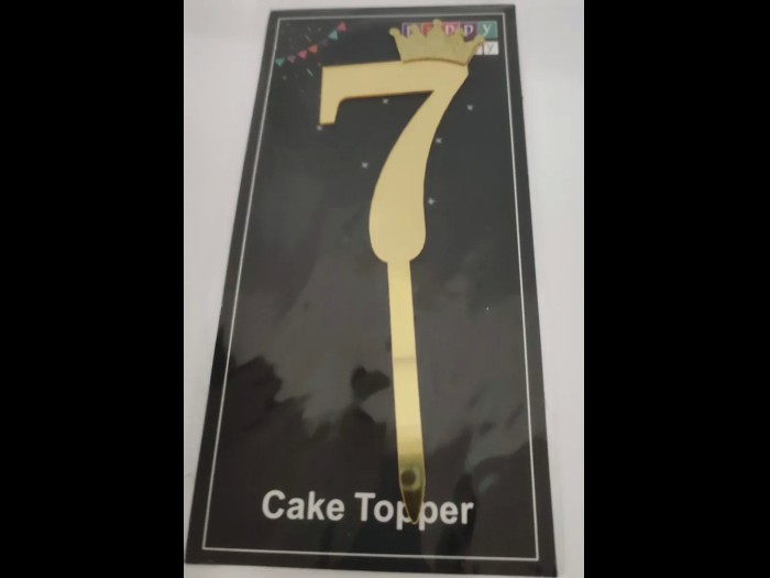 7 - CAKE TOPPER