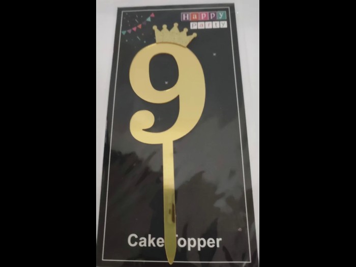 9 - CAKE TOPPER