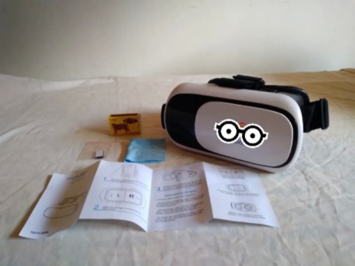 Virtual Reality (VR) Glasses