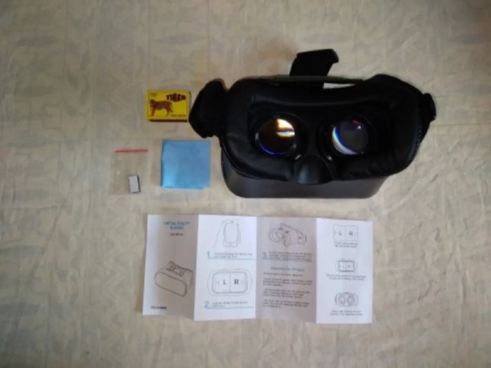 Virtual Reality (VR) Glasses
